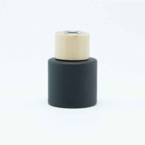 Parfumflesje rond zwart met houten schroefdop – 50 ml