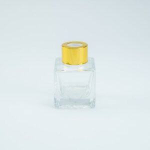 Parfumflesje vierkant transparant met gouden schroefdop – 50 ml