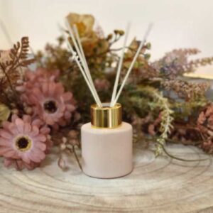 Parfumflesje rond blush met gouden schroefdop – 50 ml