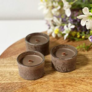 Mini geparfumeerde kaars H3,2 cm Diam 5 cm - STONE COFFEE- per 12 st.